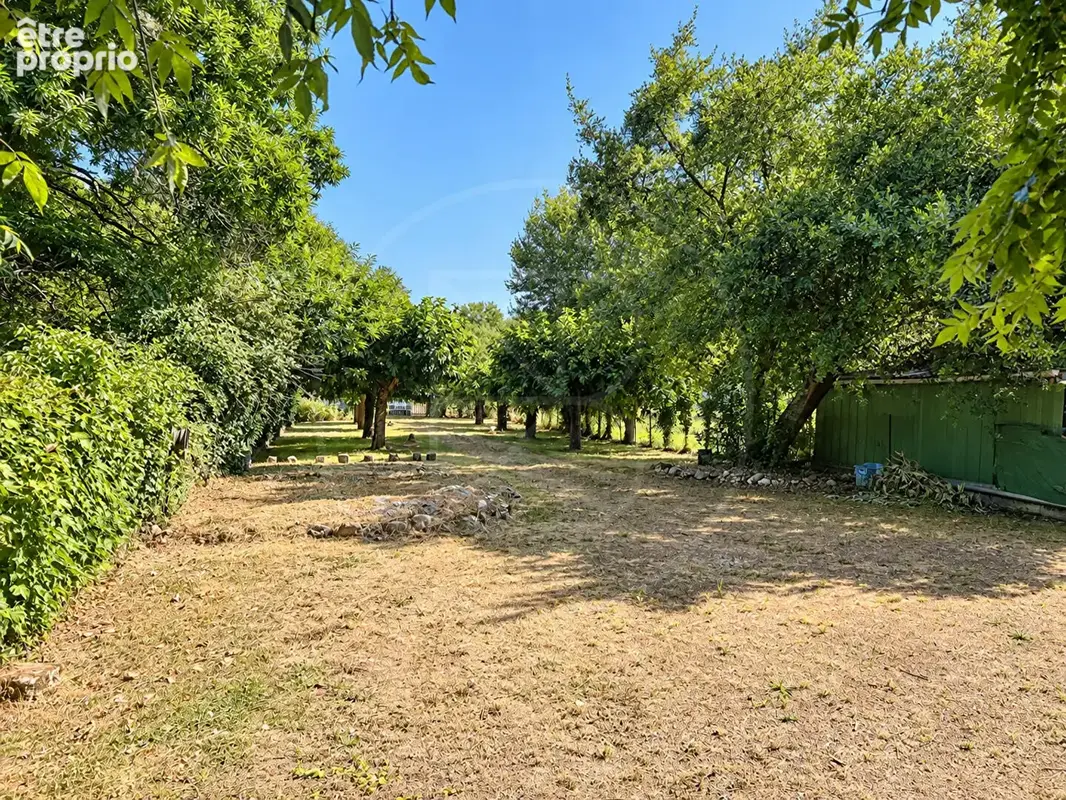 Maison en pierre dans un village en bord de rivière - photo 15