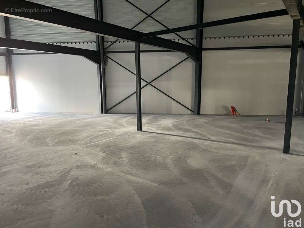 Photo 6 - Commerce à TONNAY-CHARENTE