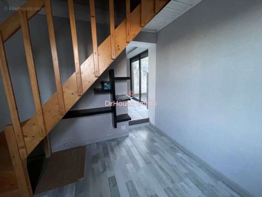 Maison à MAGNAC-SUR-TOUVRE