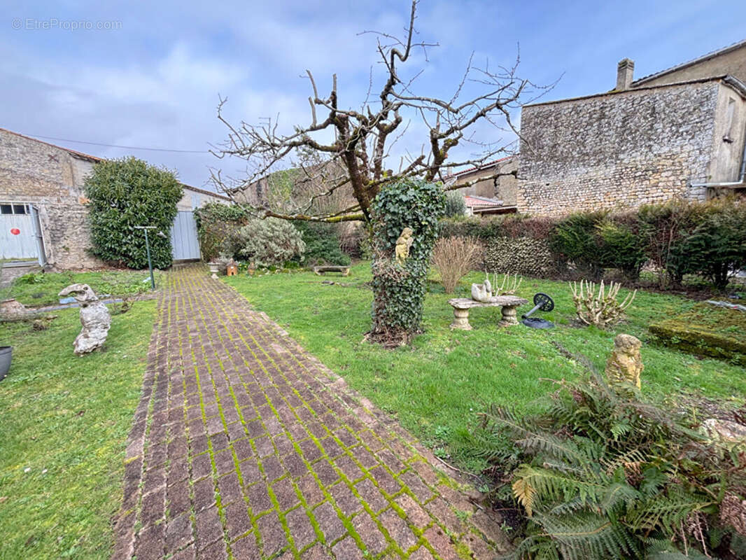Maison à LE GUA