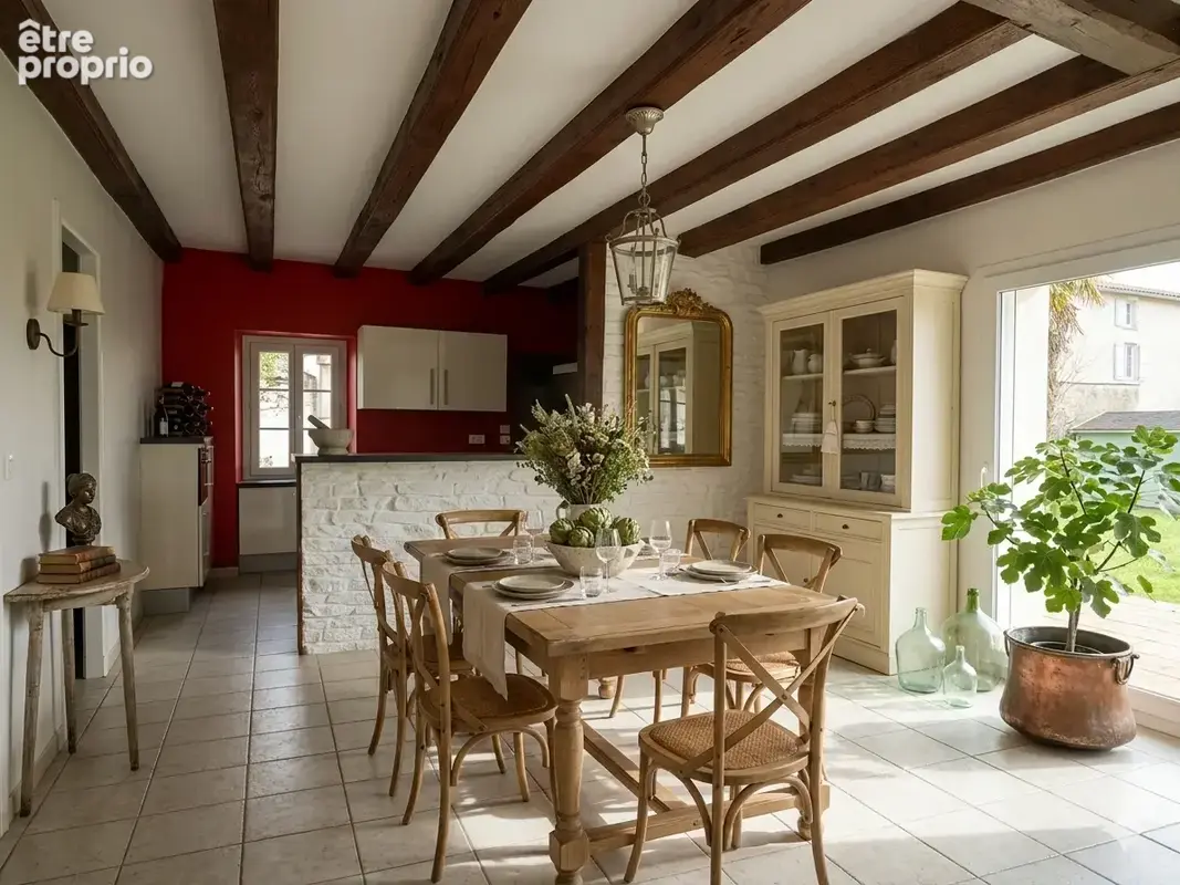  Charmante maison en pierres, au coeur du bourg de FRONTENAY RR - photo 2
