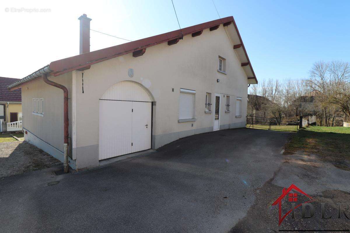Maison à LA RIVIERE-DRUGEON