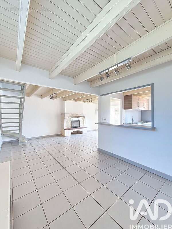 Maison 72 m² à Le Gue-D'allere  - photo 4