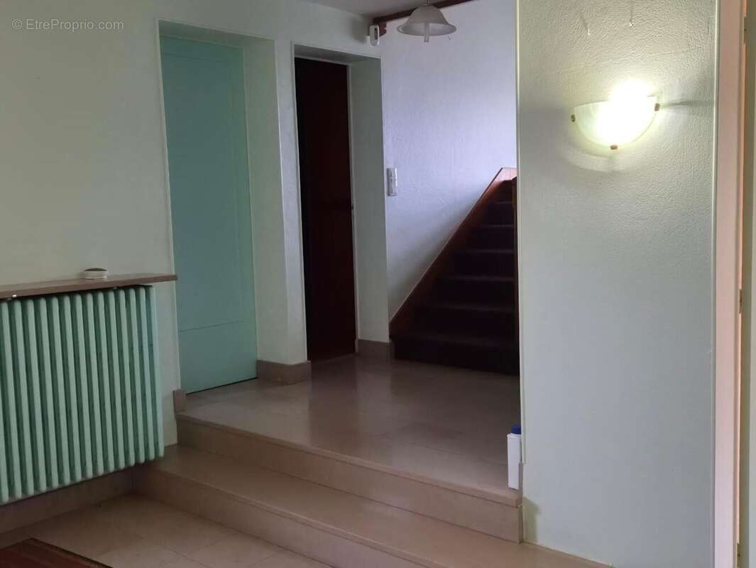 Maison 205 m² à Cressanges  - photo 7