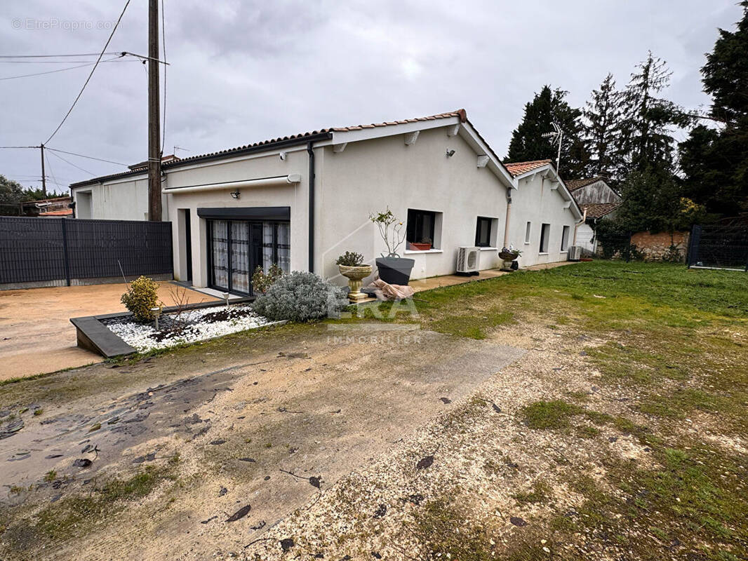 Maison à MOMBRIER