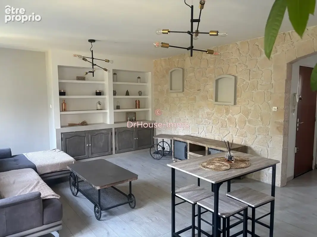 Appartement à CHATEAUNEUF-LES-MARTIGUES
