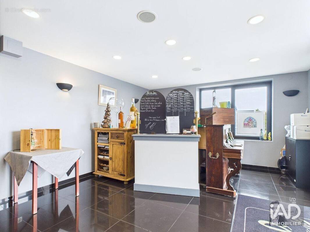 Photo 1 - Commerce à PROUVY