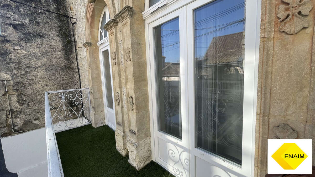 Maison à LAROQUE-TIMBAUT