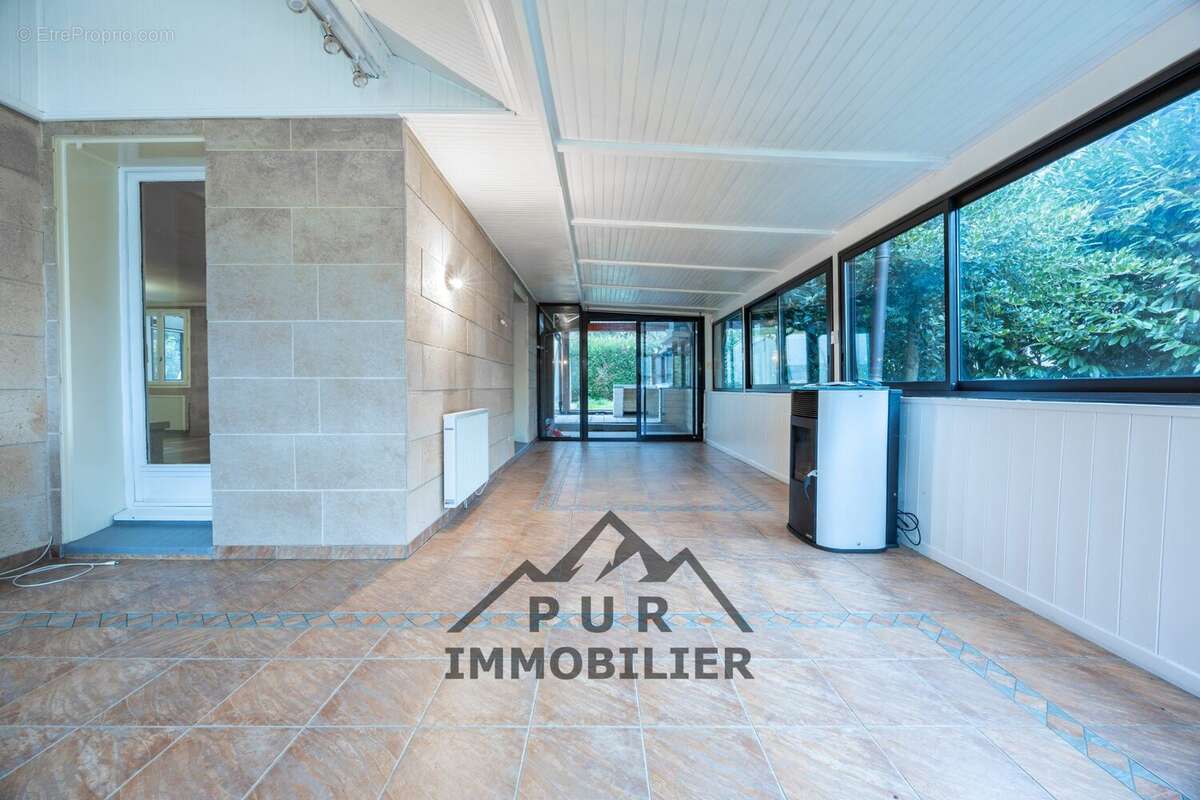 Véranda - Maison à MESSERY