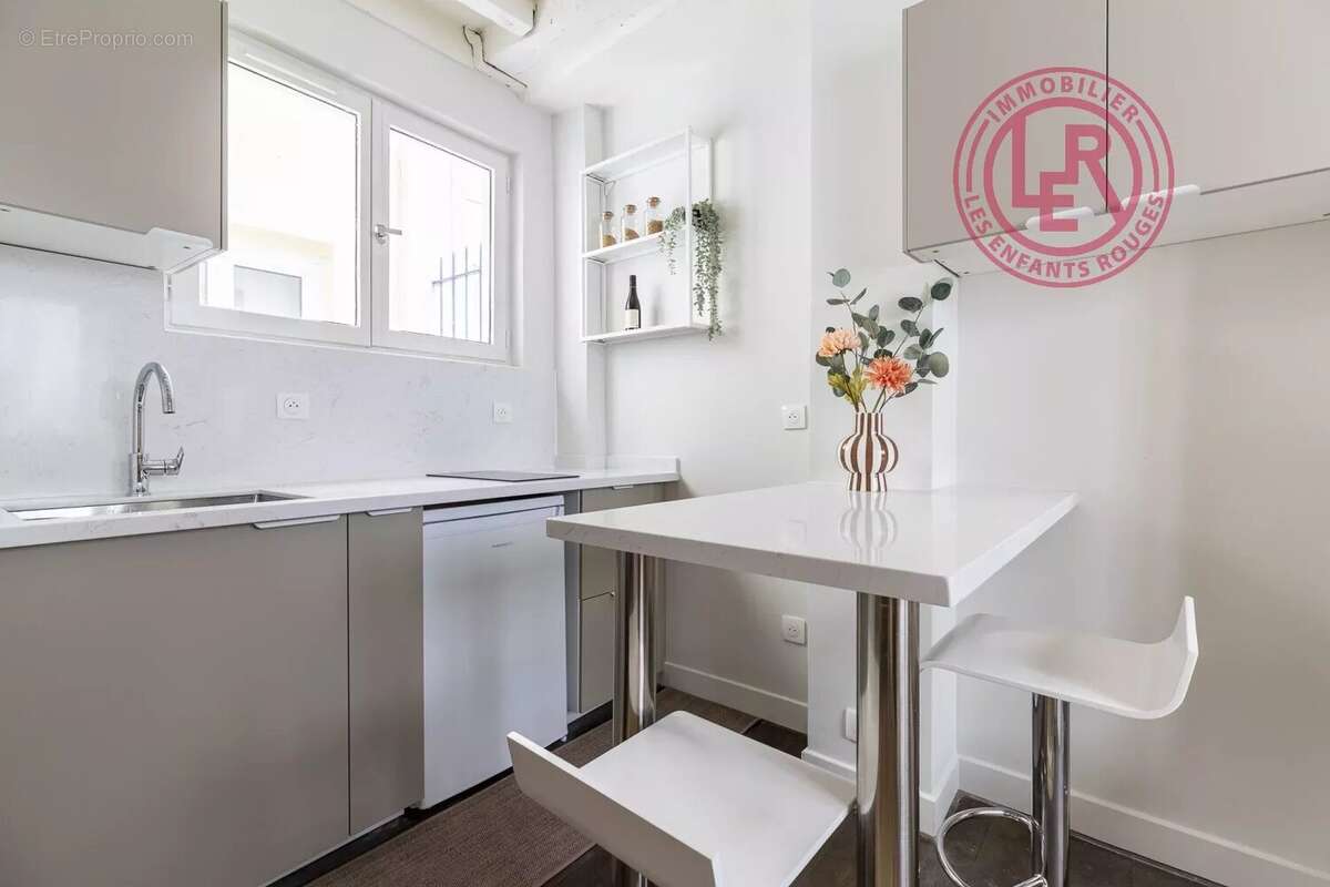 Appartement à PARIS-3E