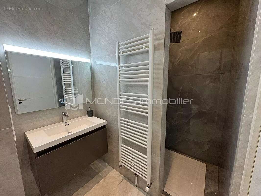 Appartement à ROQUEBRUNE-CAP-MARTIN