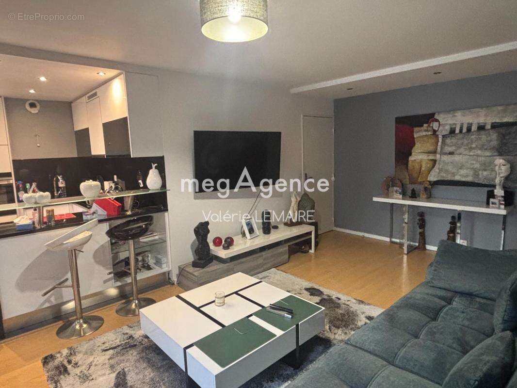 Appartement à MANDRES-LES-ROSES