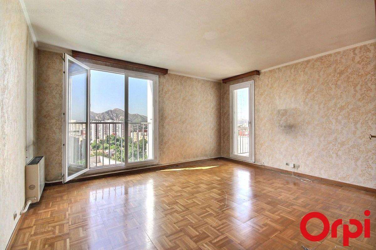Appartement à MARSEILLE-11E