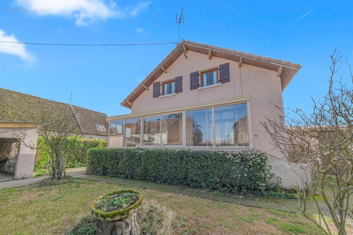 Maison à LES BORDES