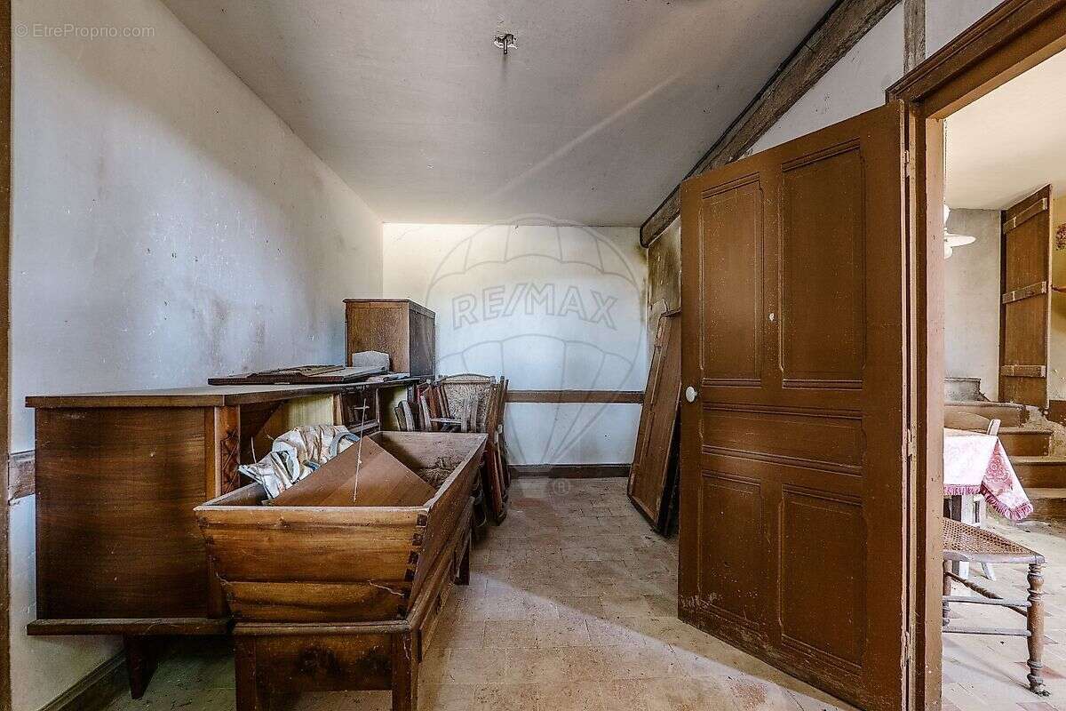 Maison à LA CHAPELLE