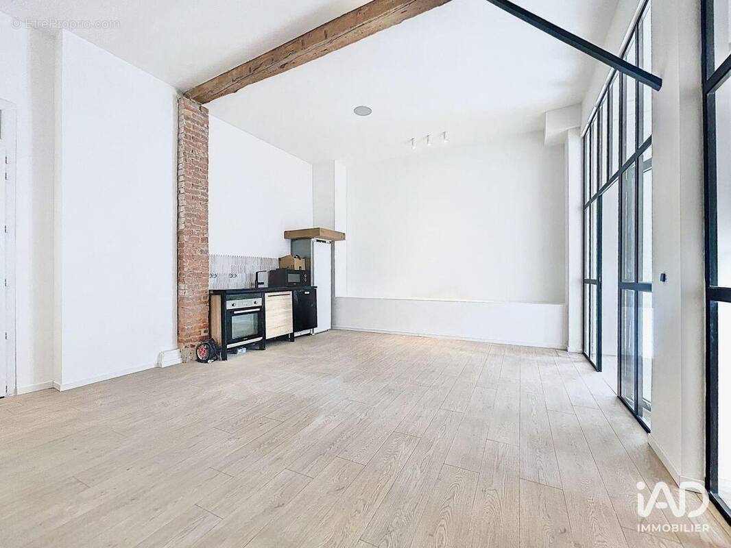 Photo 1 - Commerce à CANNES