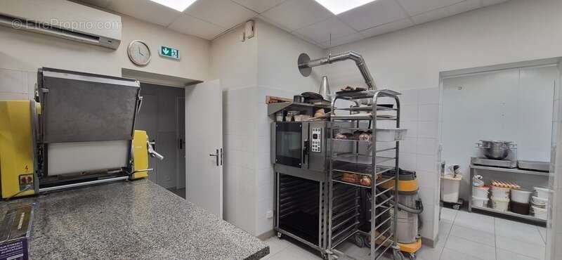 Boulangerie à vendre à OLBY (63) ! - photo 6