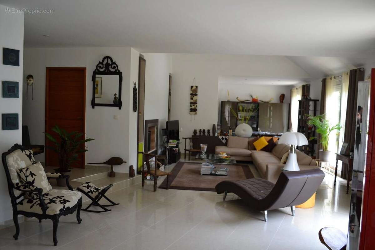 Maison à SAINT-REMY-L'HONORE