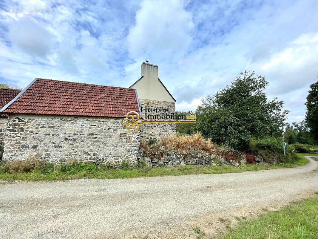 Maison à PLOUEGAT-GUERAND