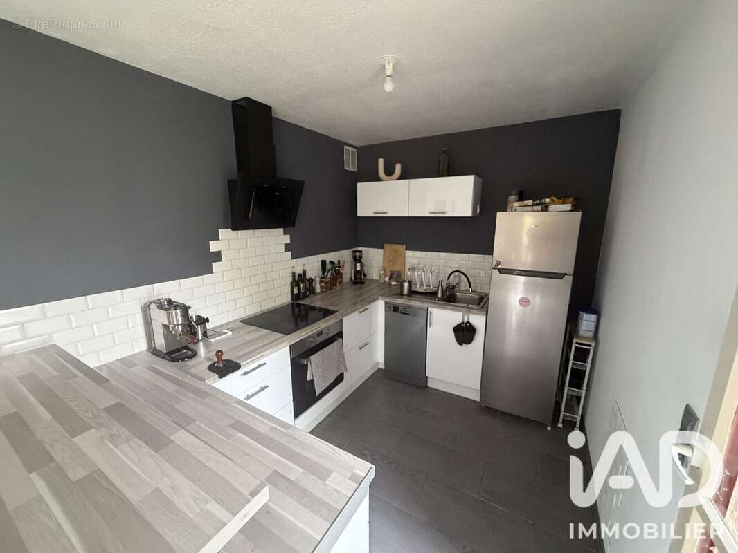 Appartement 65 m² à Cenon  - photo 4