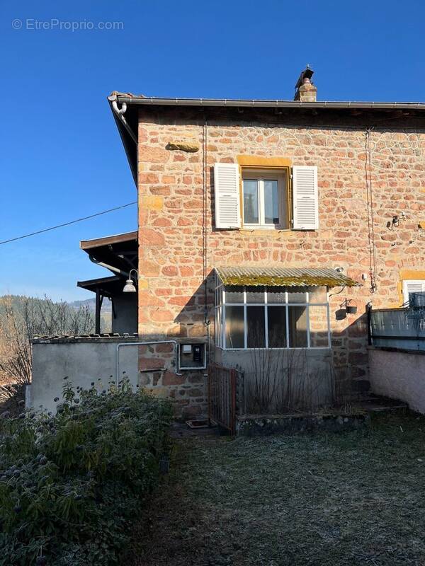 Maison à COURS-LA-VILLE