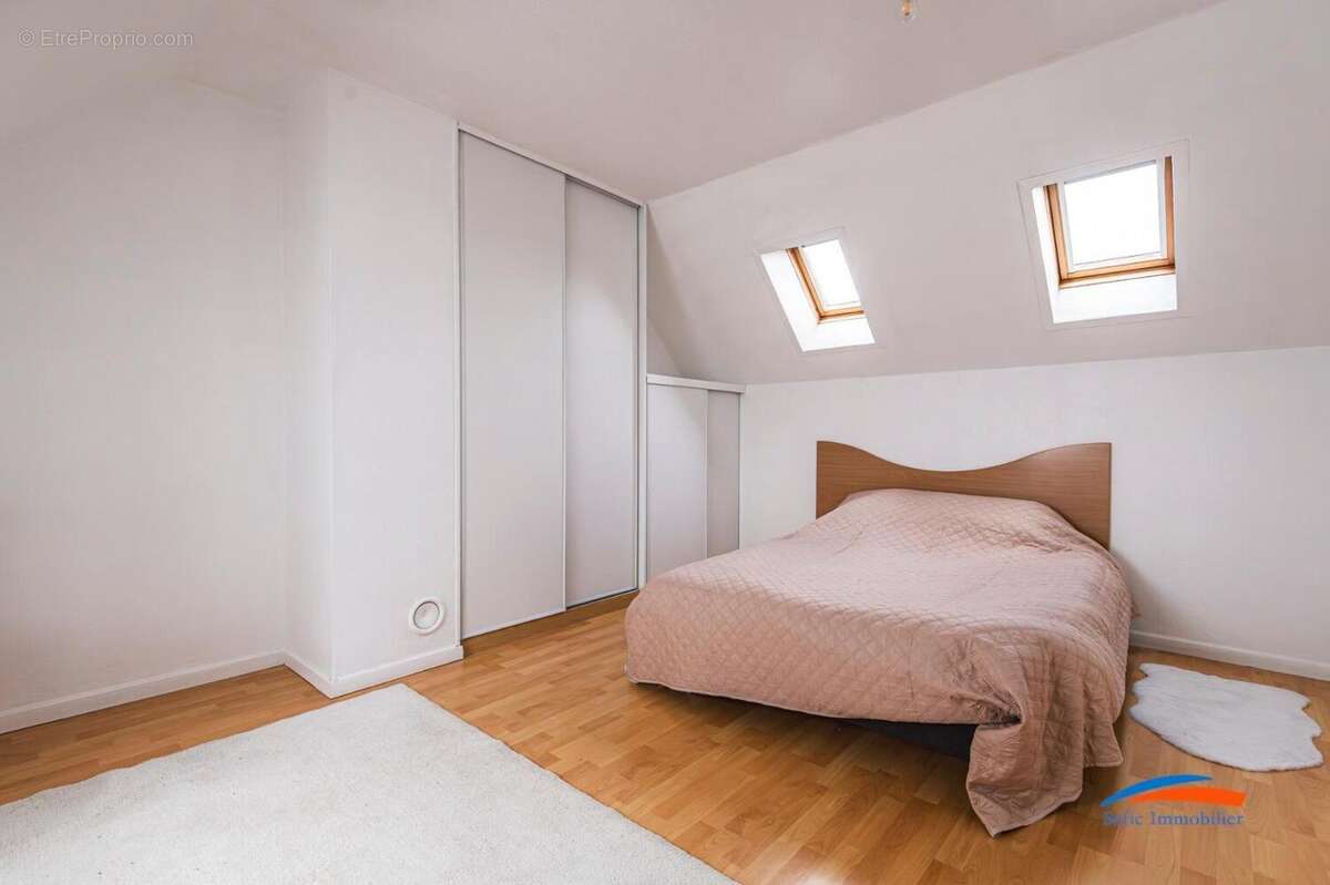   - Maison à CHAMPFLEURY