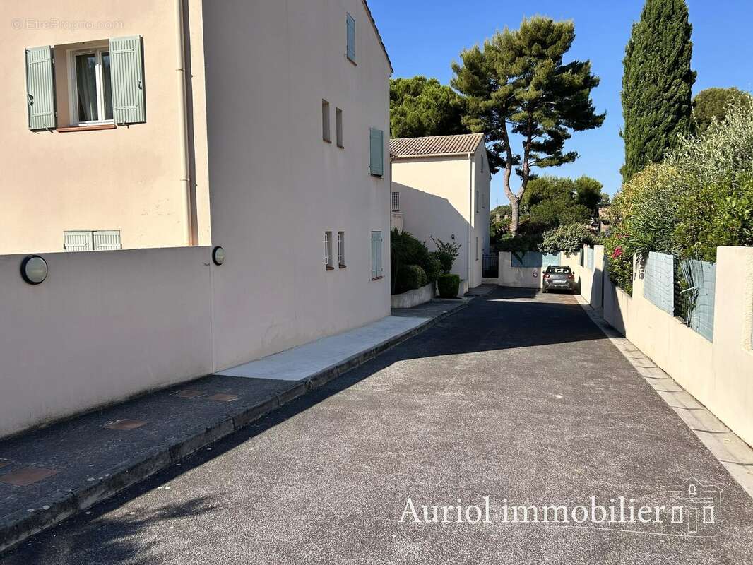Appartement à SAINT-CYR-SUR-MER