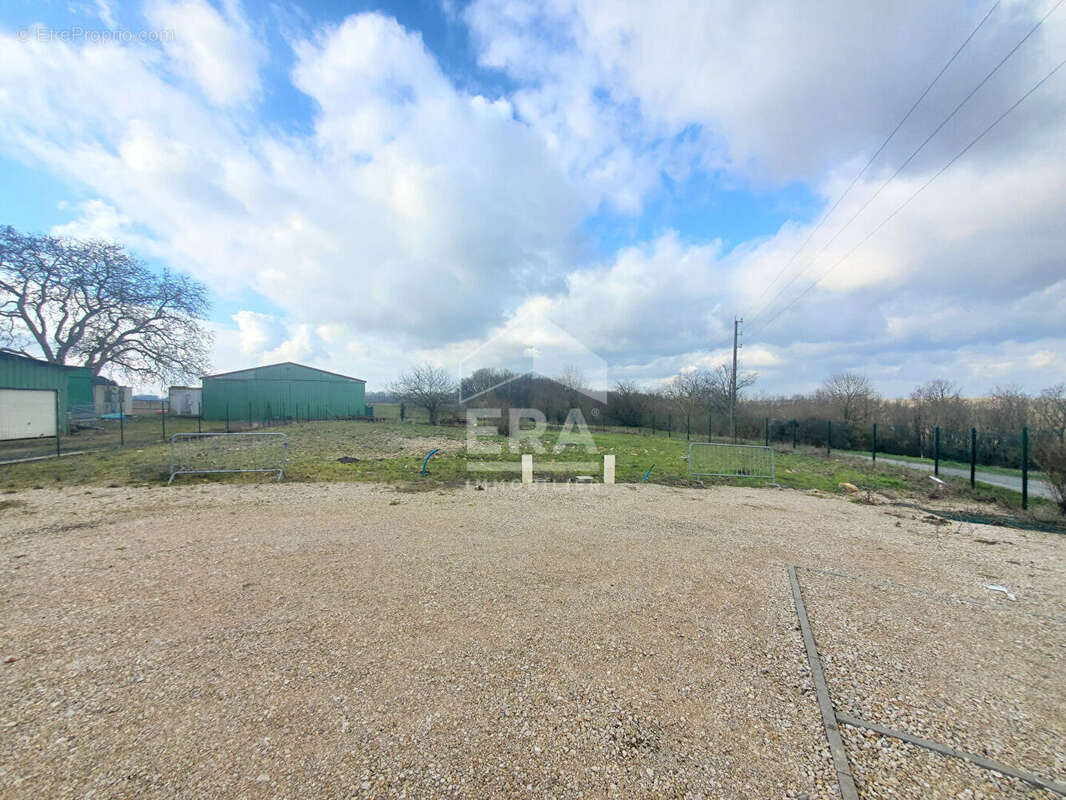 Terrain à BOISSY-LE-SEC
