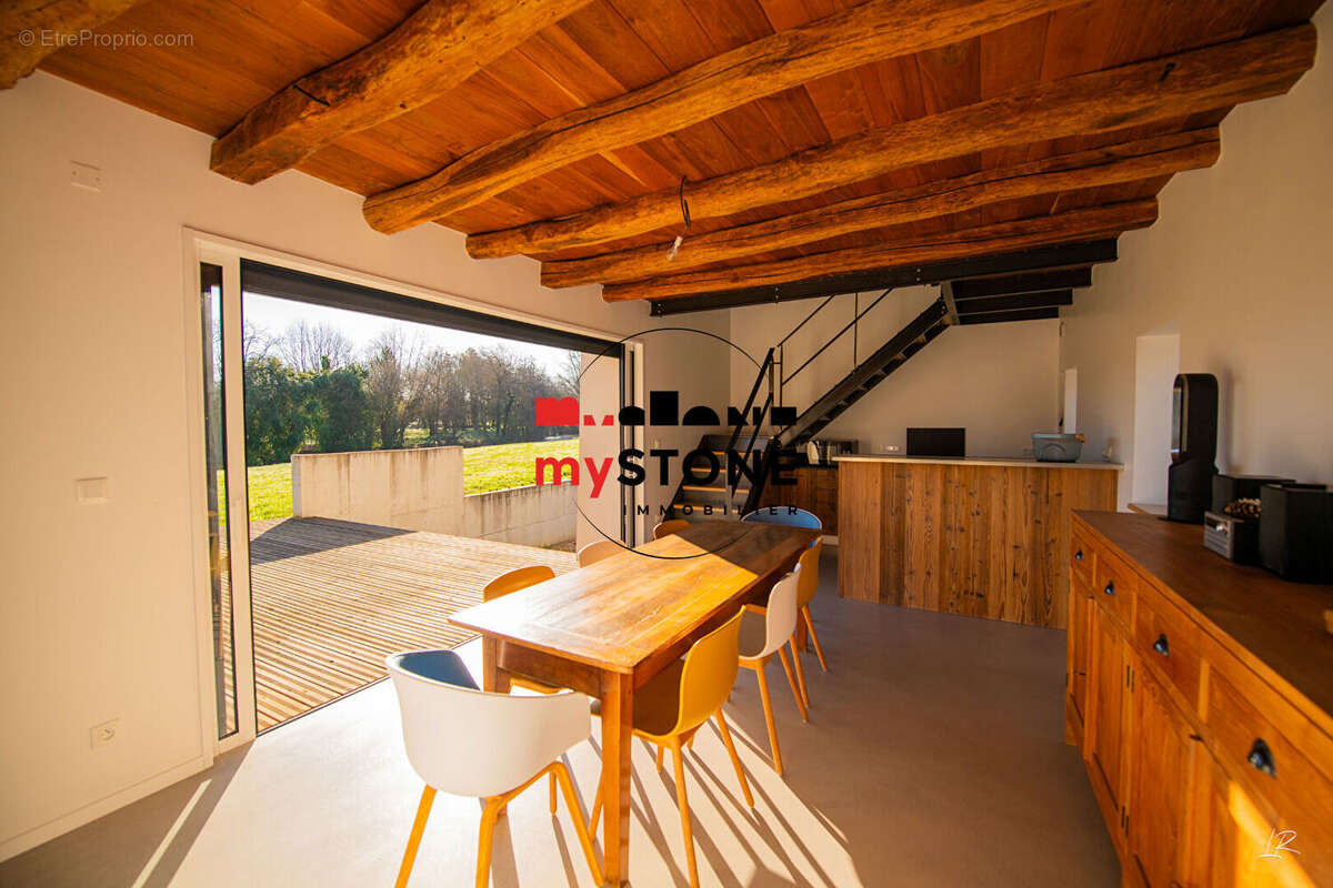 Maison à SAINT-ETIENNE-SUR-CHALARONNE