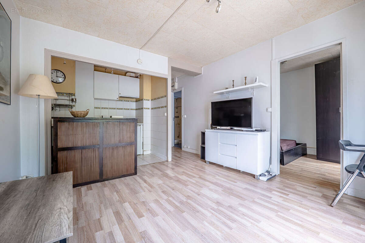 Appartement à PARIS-17E
