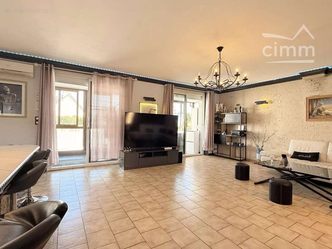 Appartement à SAINT-SULPICE-DE-POMMERAY