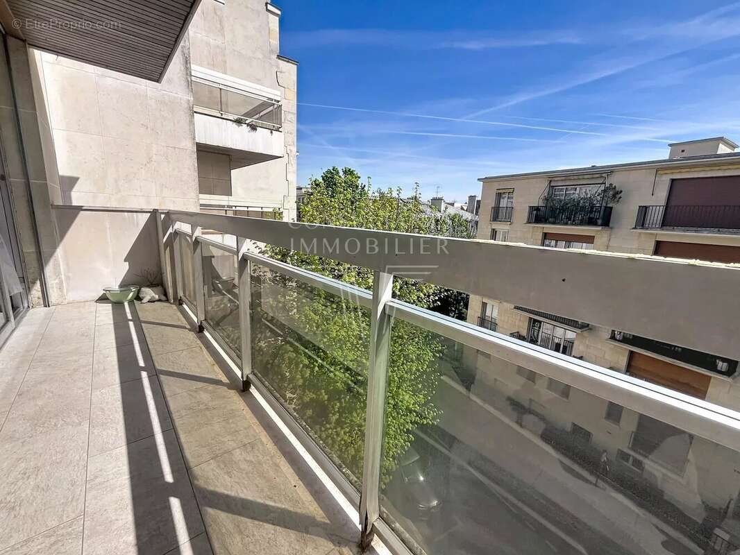 Appartement à NEUILLY-SUR-SEINE