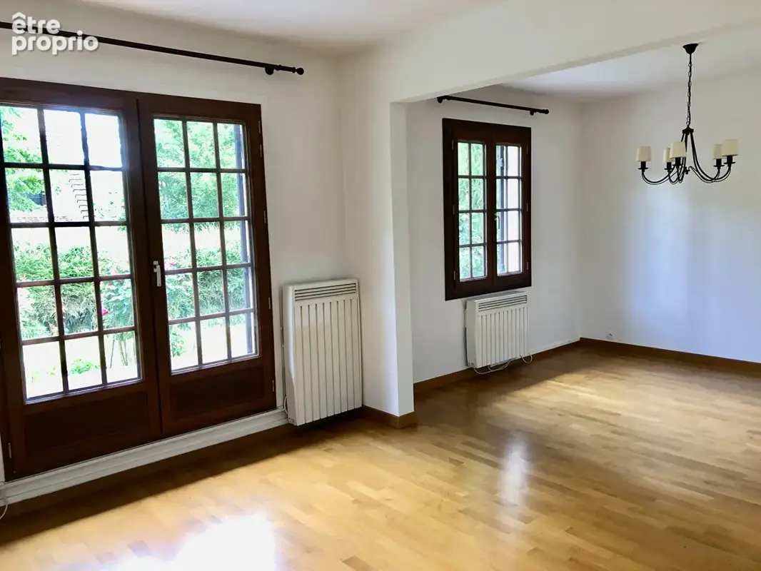 Haut buc maison individuelle sur  sous sol et jardin clos - photo 4