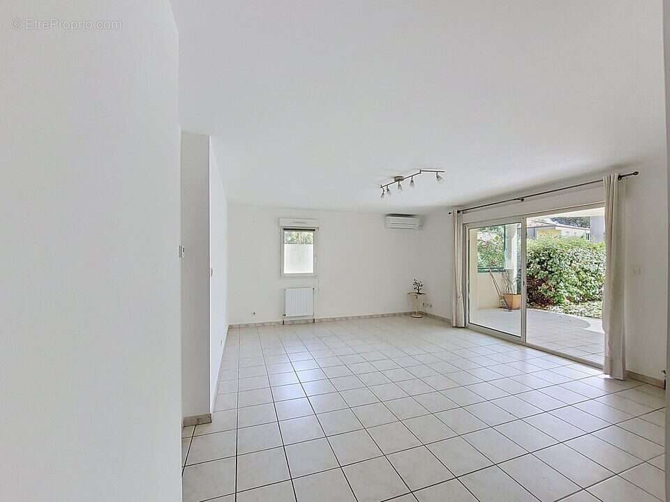 Appartement à VILLENEUVE-LES-AVIGNON