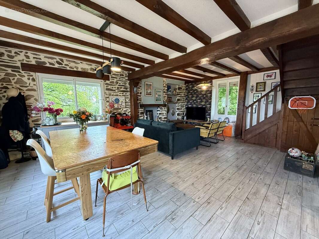 Maison à LES BRULAIS