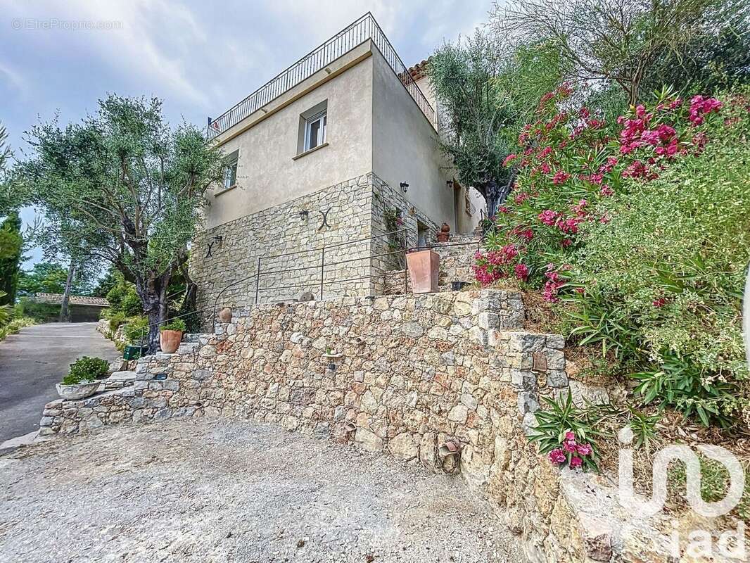 Photo 3 - Maison à BAGNOLS-EN-FORET