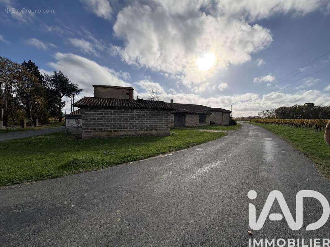 Photo 6 - Maison à LUSSAC