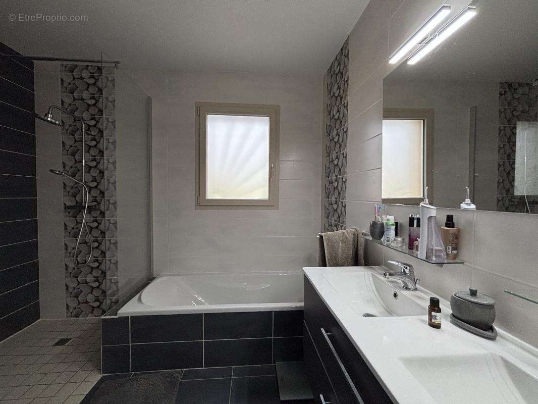 Maison à THEIL-RABIER