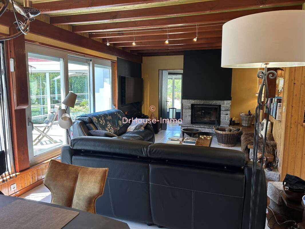 Maison 240 m² à Sainte-Feyre  - photo 4