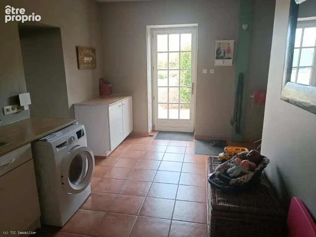 Très Belle Maison Ancienne de 3 Chambres avec Piscine et Terrain de Plus d'Un Hectare - photo 3