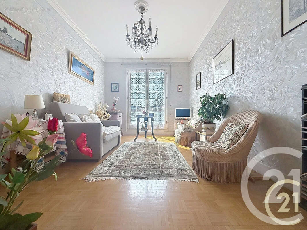 Appartement à PARIS-11E