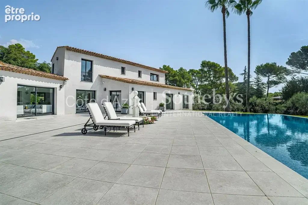 Mougins, villa contemporaine rénovée dans le domaine Les Parcs de Mougins - photo 3