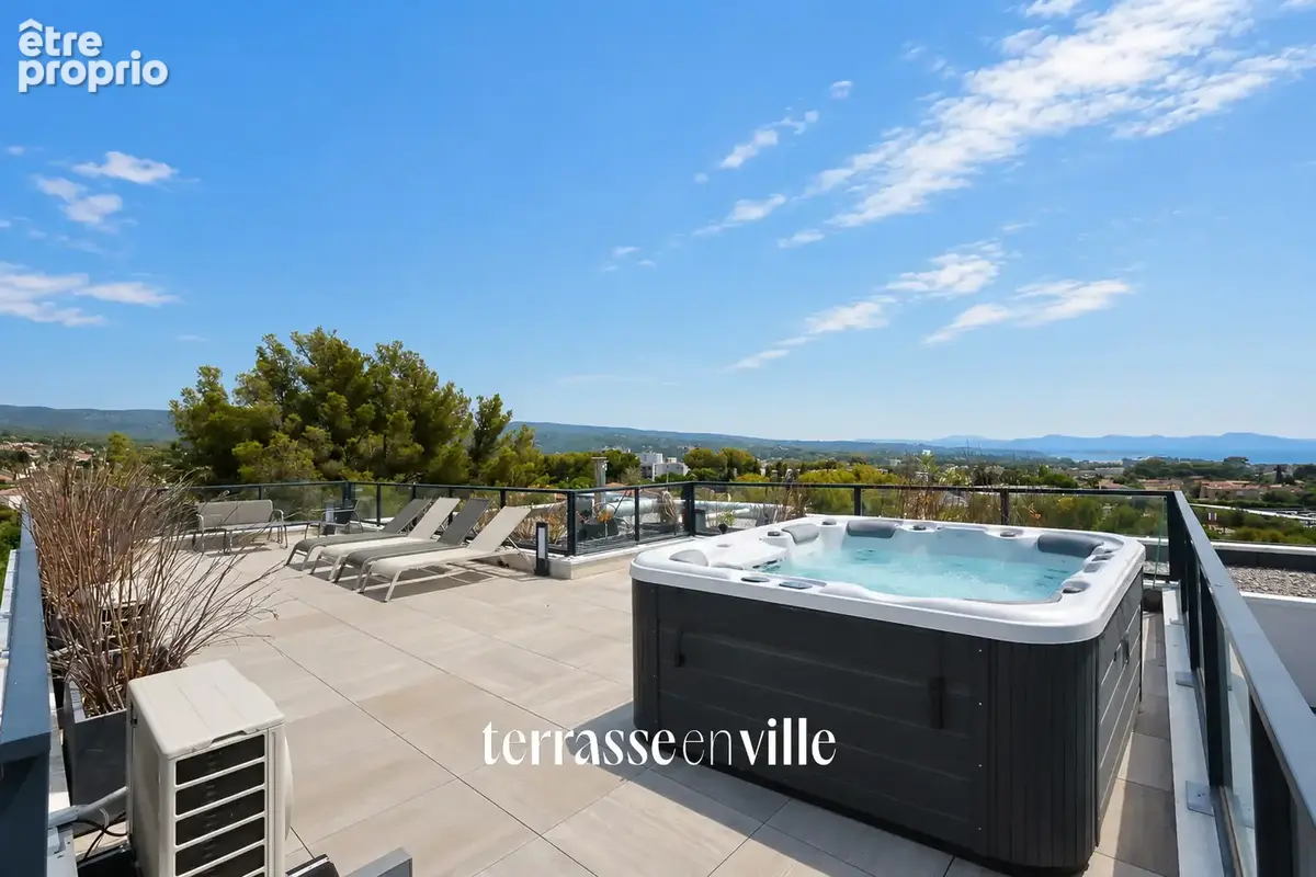 Duplex de luxe - 123m2 - terrasse 22m2 - rooftop vue mer 60m2 - jacuzzi - 4 parkings - 885 000€ - photo 10