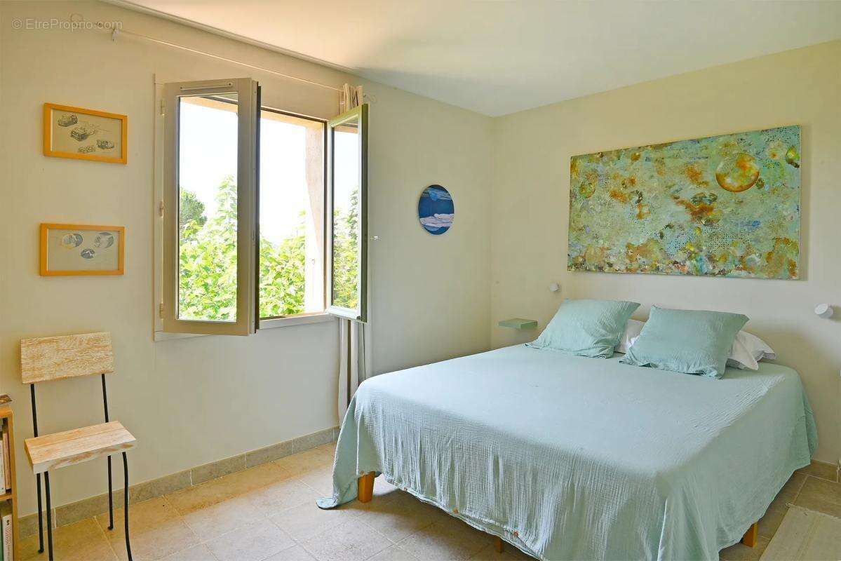 Villa proche commerce au calme à Saint-Quentin-la-Poterie - photo 10