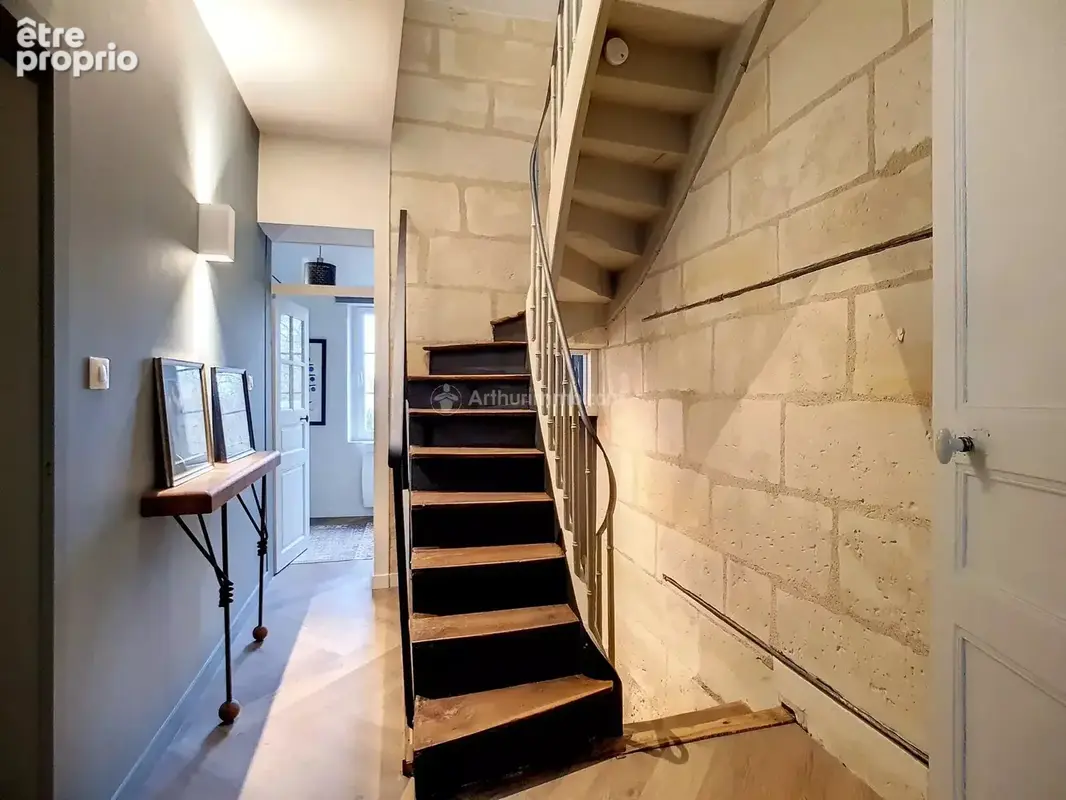 Maison de ville centre ville de La Chartre sur le Loir - photo 11