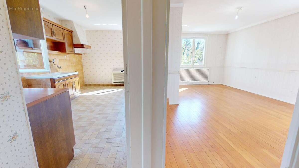 Maison à SAINTE-FOY-LES-LYON