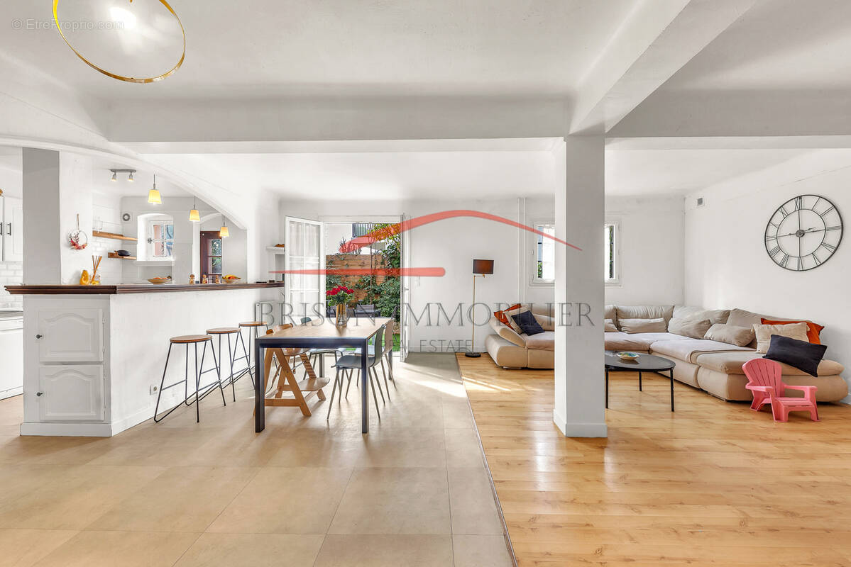 Appartement à LA COLLE-SUR-LOUP