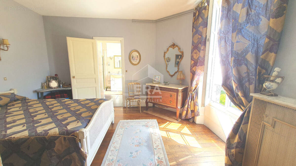 Maison à SAINT-MAUR-DES-FOSSES