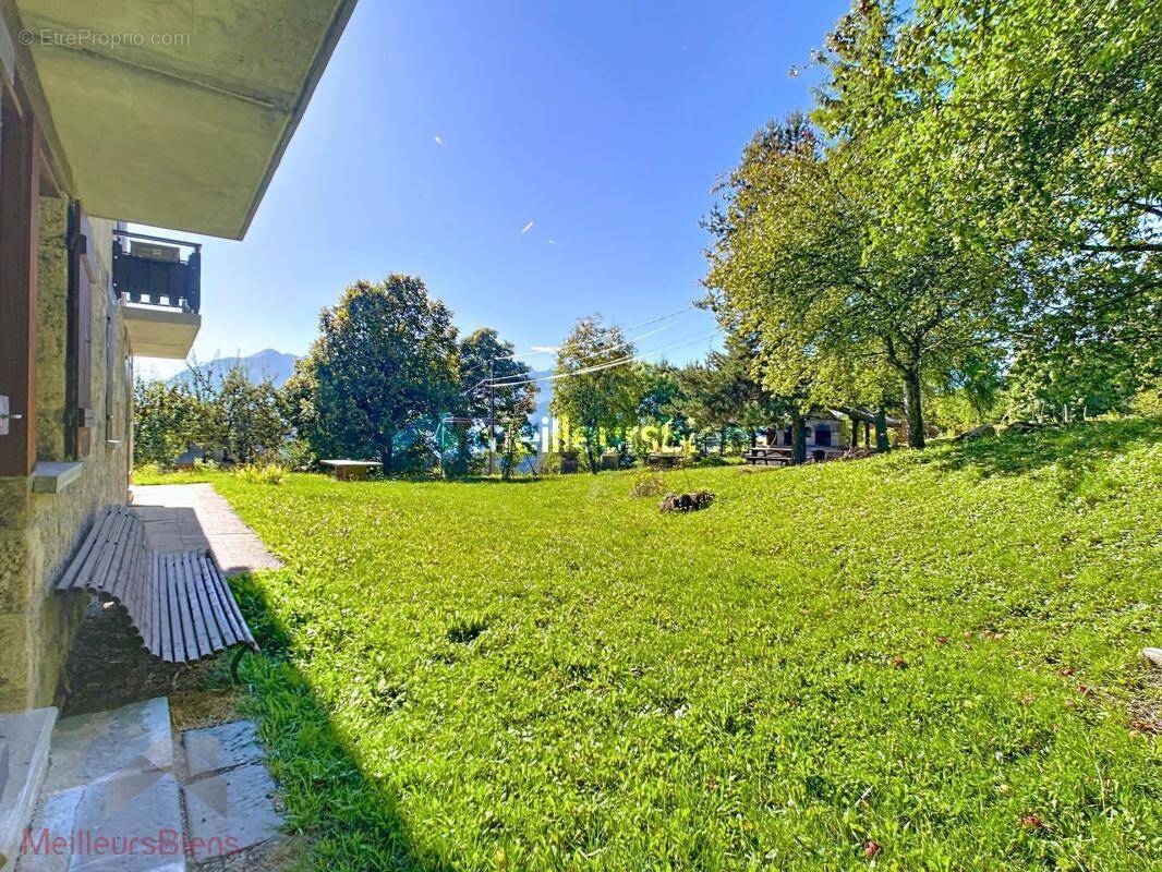 Appartement à JARRIER