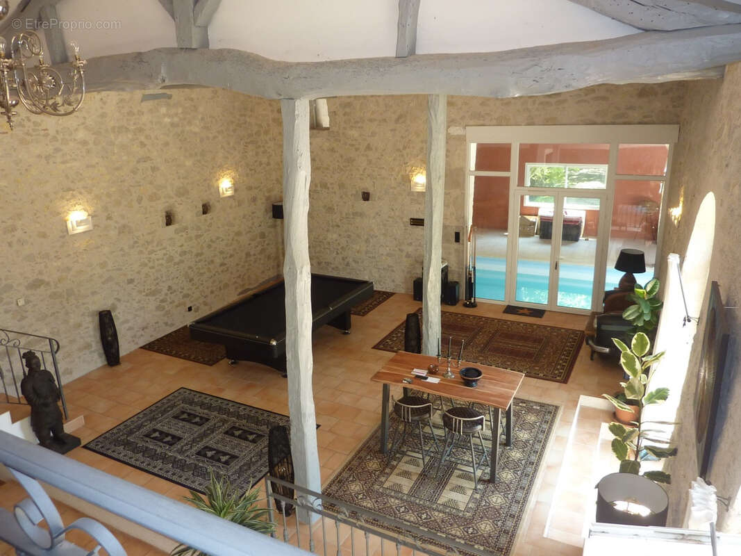 Maison avec piscine intérieure et terrasses et splendide vue - photo 6